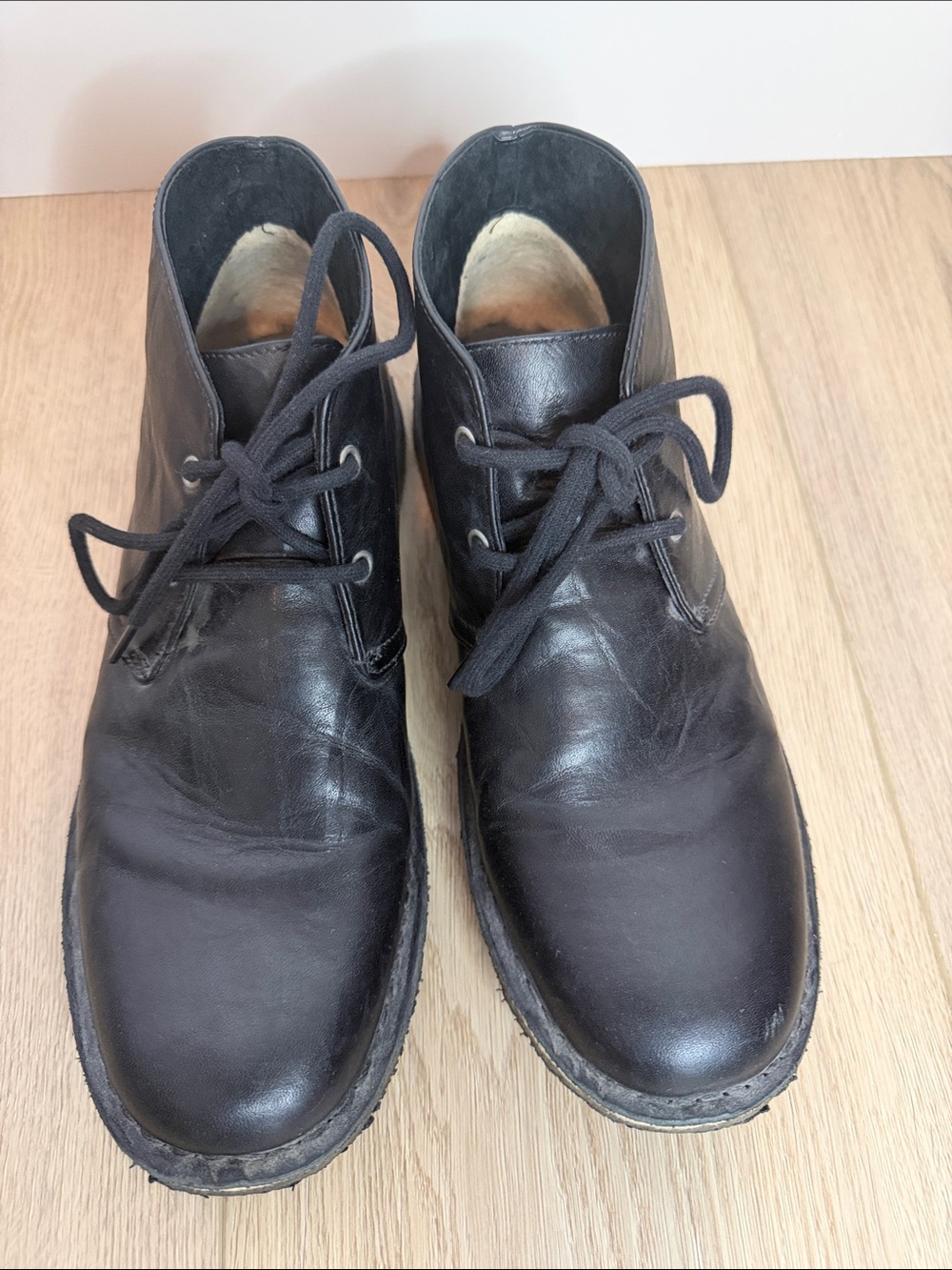 UGG Men's Black Leather Chukka Boots